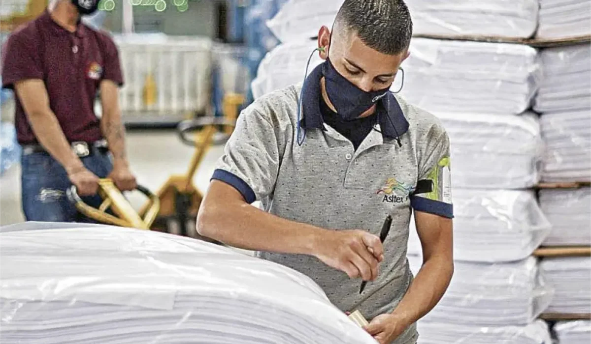 Salarios suben con la inflación